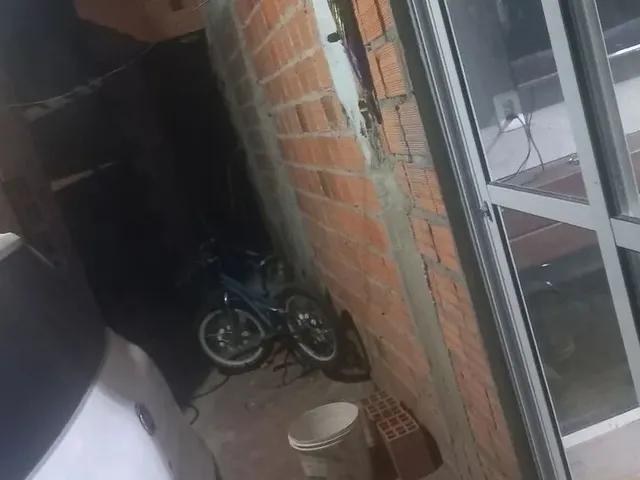 Imagem 4: Vendo Essa Casa Sala Cozinha Sala de Jantar 2Quartos com Banheiros Garagem e Quintal