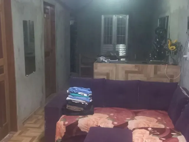 Imagem 6: Vendo Essa Casa Sala Cozinha Sala de Jantar 2Quartos com Banheiros Garagem e Quintal