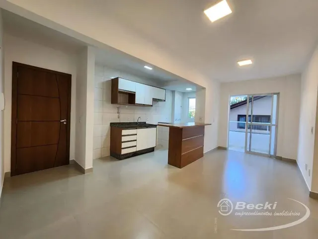 Imagem: O apartamento possui 2 Dormitórios, 1 Banheiro, 1 Vaga na