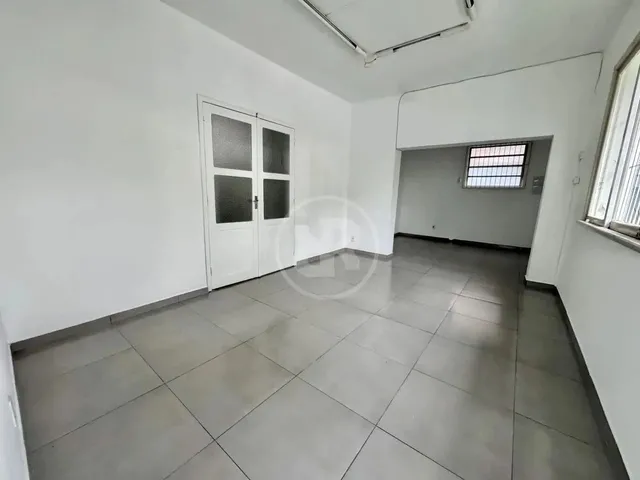 Imagem 4: Casa para Fins Comerciais com 150 M² Privativos e 2 Vagas, Próximo Ao Centro, no Bairro