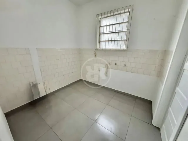 Imagem 5: Casa para Fins Comerciais com 150 M² Privativos e 2 Vagas, Próximo Ao Centro, no Bairro