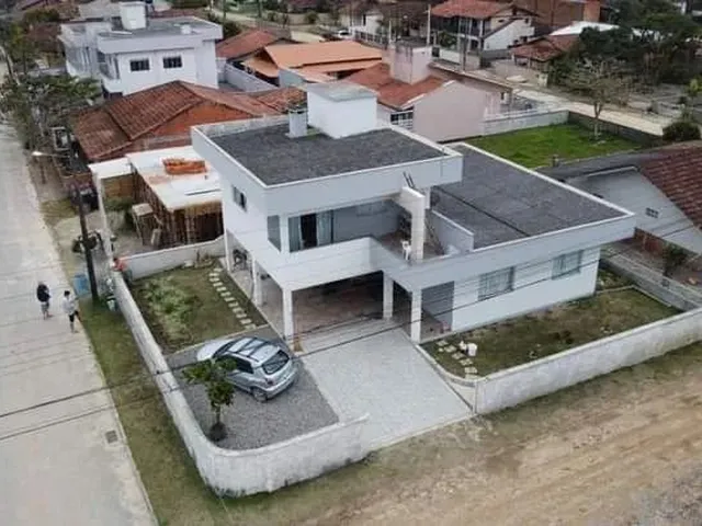 Imagem: Casa por Diária a 100 Mts da Praia do Ervino