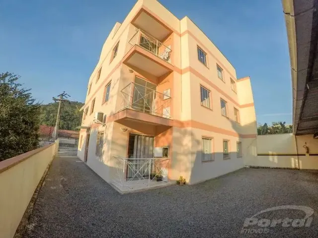 Imagem: O apartamento possui 3 Dormitórios, 1 Suíte, 1 Banheiro,