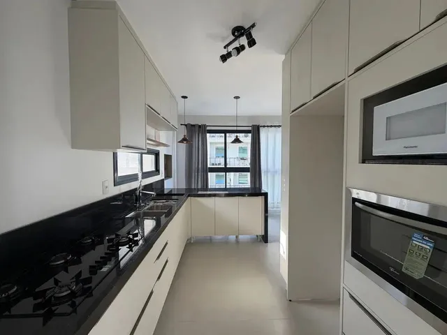 Imagem 1: Apartamento para Aluguel Anual, 3 Quartos e 02 Vagas de Garagem no Centro - Balneário