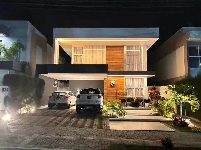 Imagem: A casa em condomínio possui 4 Dormitórios, 4 Suítes, 5