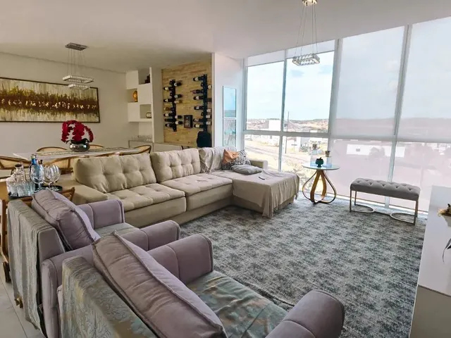 Imagem: A casa possui 4 Dormitórios, 2 Suítes, 4 Banheiros, 4