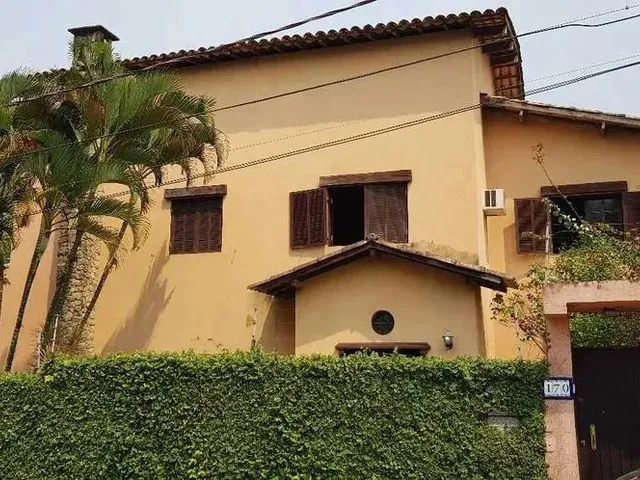 Imagem: Sobrado em Rua Luís Vaz de Camões - Morro