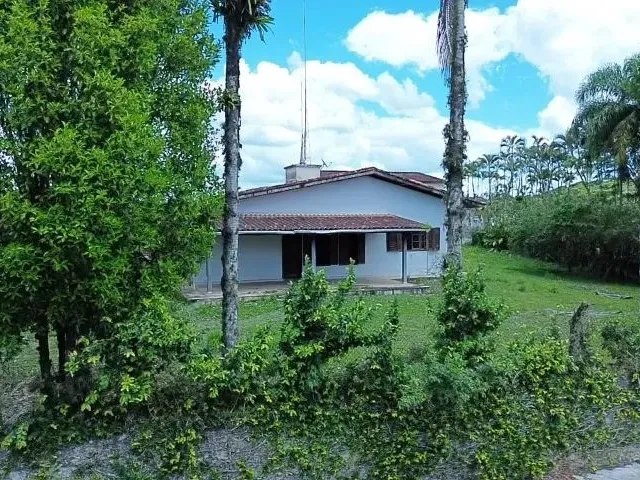 Imagem: A casa possui 5 Dormitórios, 5 Banheiros, 5 Vagas na