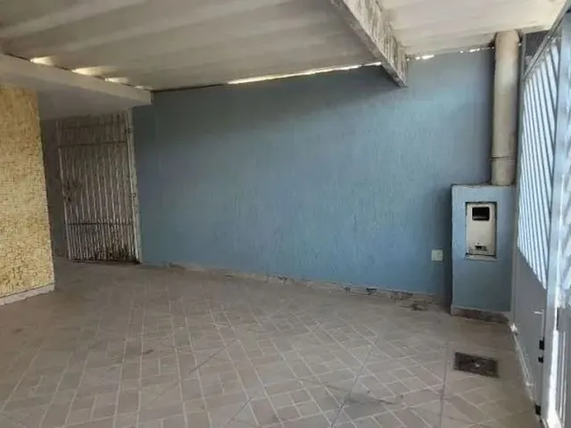 Imagem: A casa possui 2 Dormitórios, 2 Banheiros, 2 Vagas na