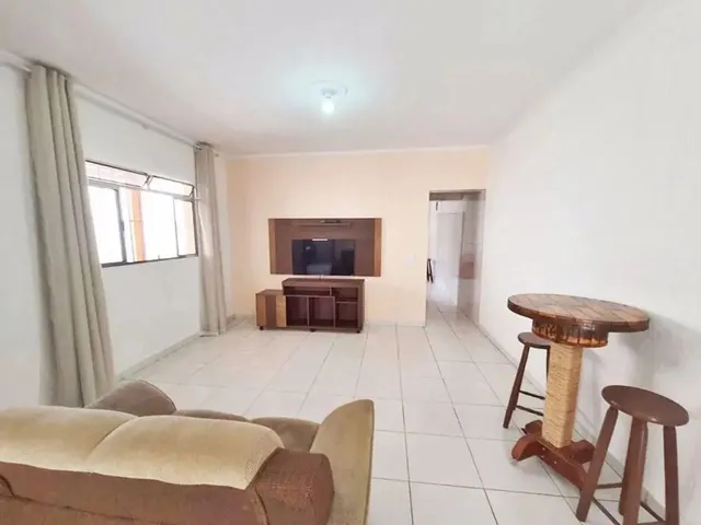 Imagem: A casa possui 2 Dormitórios, 2 Banheiros, 5 Vagas na