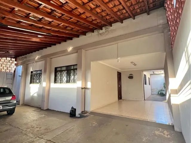 Imagem: Vende-Se Casa com 3 Quartos Barcelona