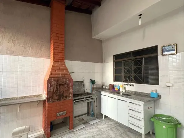 Imagem 4: Vende-Se Casa com 3 Quartos Barcelona