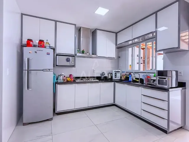 Imagem 13: Casa À Venda em Serra, Morada de Laranjeiras, com 3 Quartos, com 220 M²