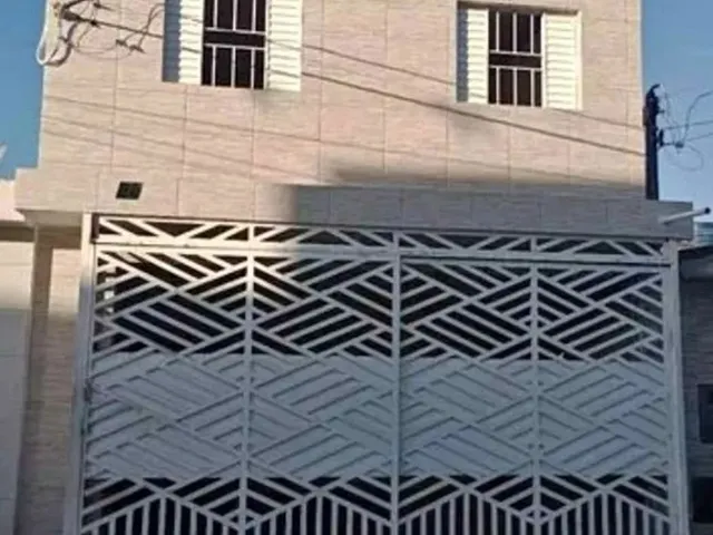 Imagem: A casa possui 2 Dormitórios, 1 Banheiro e está localizado