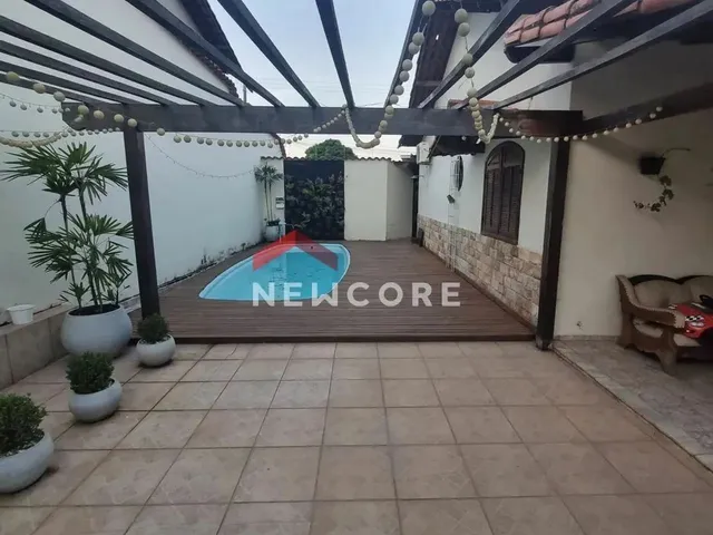 Imagem: Casa em Rua Ipê - Colonial - Contagem/Mg