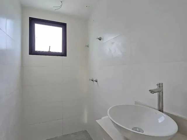 Imagem 2: Casa com 4 Quartos Sendo 3 Suítes em Colina de Laranjeiras