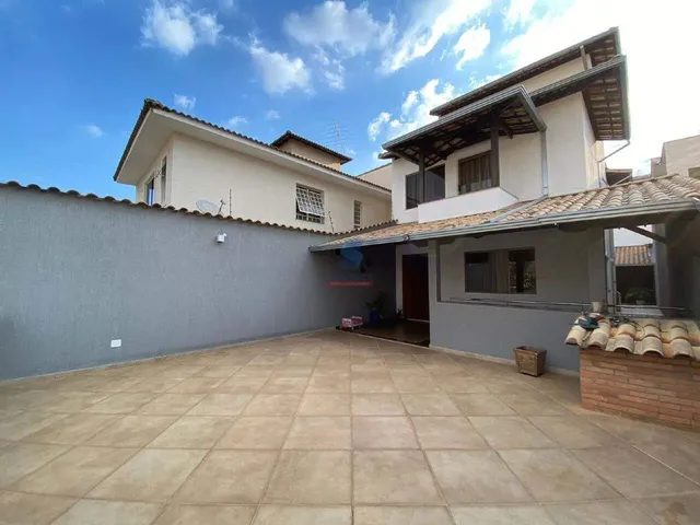 Imagem: Casa Geminada À Venda, 4 Quartos, 1 Suíte
