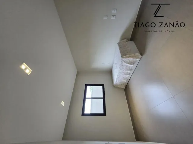 Imagem 2: Casa com 4 Quartos em Manguinhos