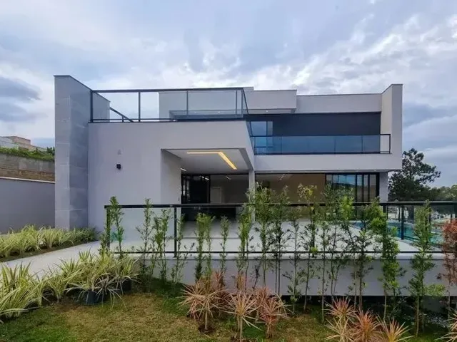 Imagem: Casa de Condomínio com 4 Quartos e 6 Banheiros