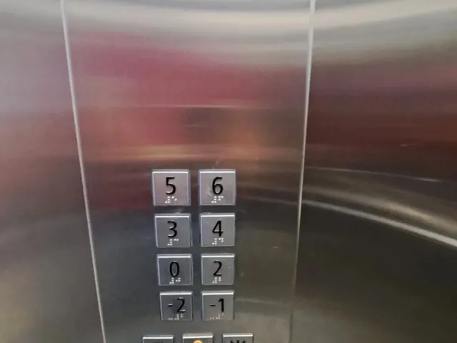 Imagem 11: Apartamento 02 Quartos, Suíte, 02 Vagas, Mobiliado, Elevador, Sacada com Vista Definitiva