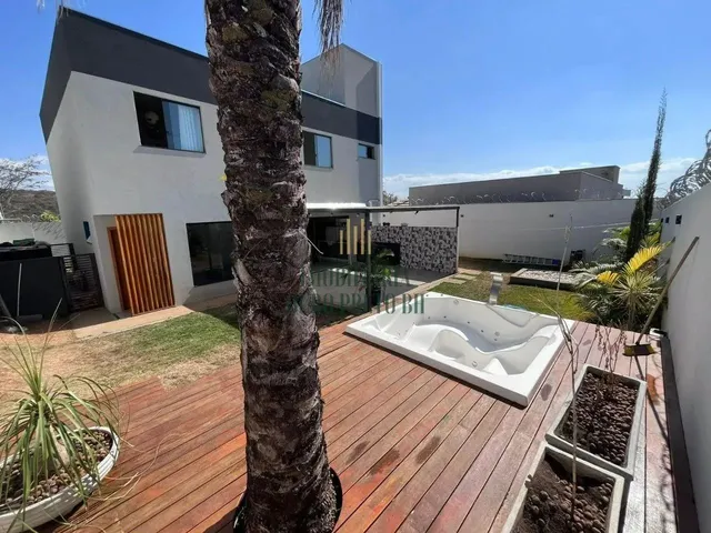Imagem 1: Casa com 3 Quartos, 360M² de Área, 3 Quartos e Suíte