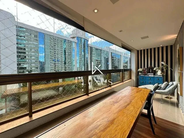 Imagem: Apartamento com 4 Dormitórios À Venda