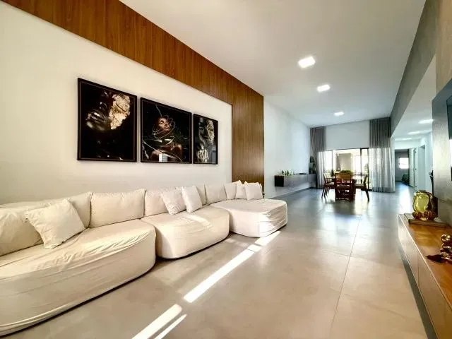 Imagem: O apartamento possui 3 Dormitórios, 2 Suítes, 5