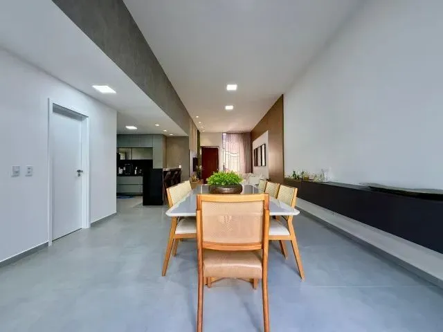 Imagem 3: Vende - Se Casa de Alto Padrão - 4 Quartos (2 Suites)