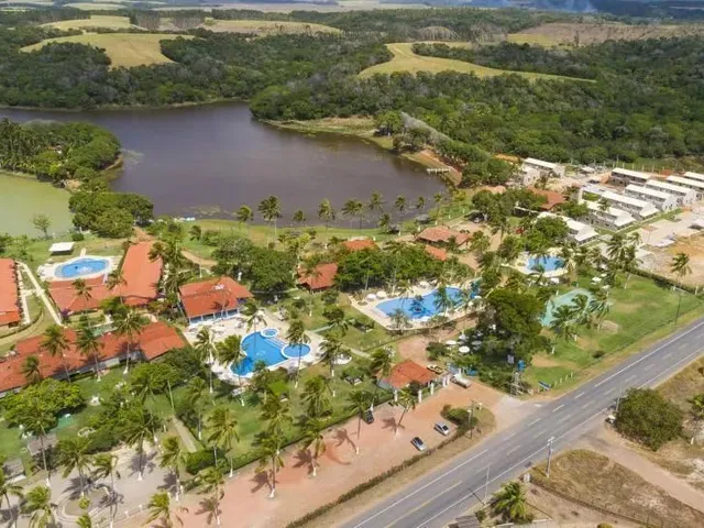 Imagem 2: Casa de Condomínio para Venda com 120 Metros Quadrados com 2 Quartos em Centro