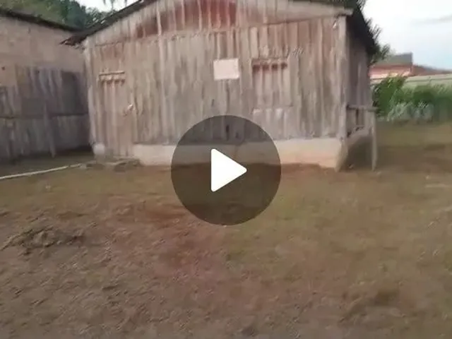 Imagem: Terreno com Casa de Madeira para Venda e