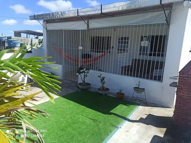 Imagem: A casa possui 1 Dormitório, 1 Banheiro, 1 Vaga na garagem,