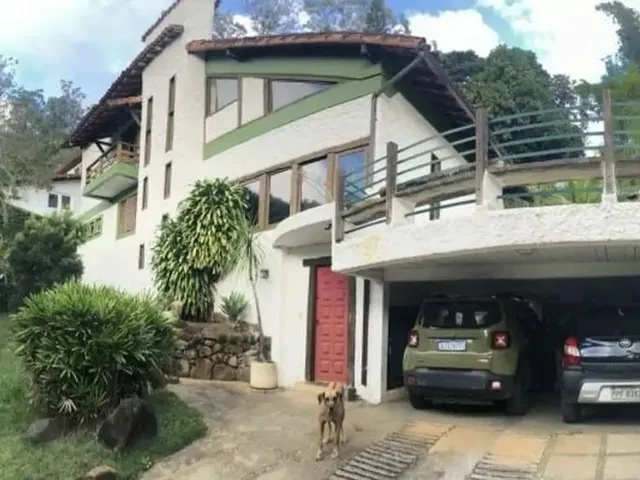 Imagem: Casa de Condomínio em Rua Romão Cortes