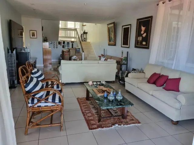 Imagem: Casa de Condomínio em Rua Professor Fernando