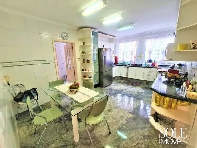 Imagem 9: Casa com 3 Dormitórios, Suíte Master e Área de Lazer Completa com Vista para a Serra