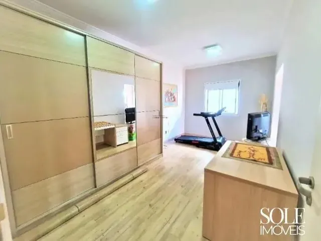 Imagem 10: Casa com 3 Dormitórios, Suíte Master e Área de Lazer Completa com Vista para a Serra