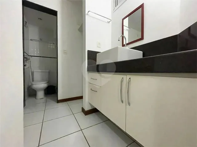Imagem 2: Casa com 4 Quartos À Venda em Jardim da Penha - Es
