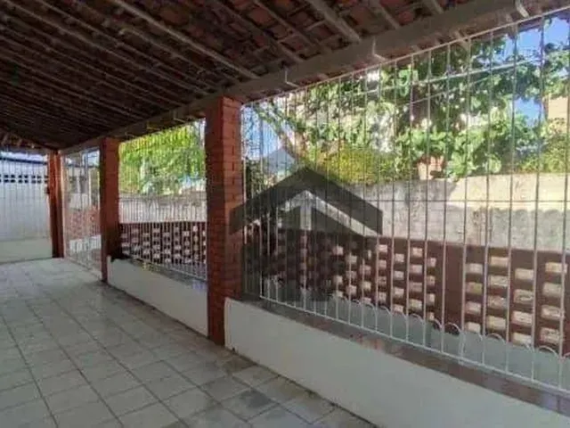 Imagem 2: Casa de 200M² para Alugar Ou Vender, com 3 Quartos (2 Suítes), Localizada em Rio Doce