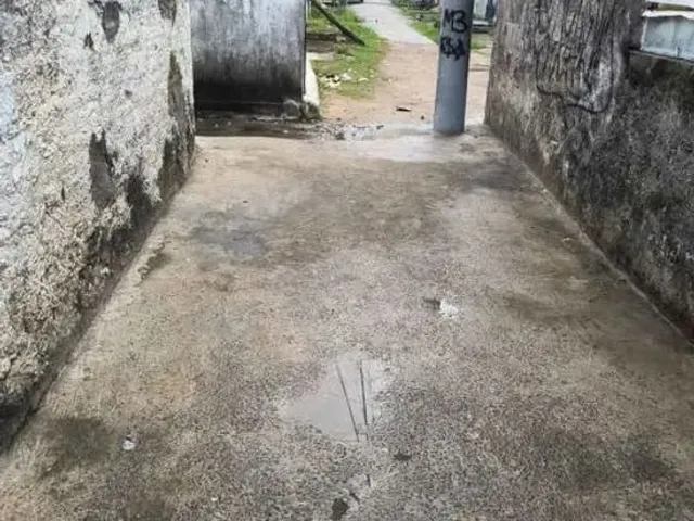 Imagem: A casa possui 2 Dormitórios, 1 Banheiro, 1 Vaga na