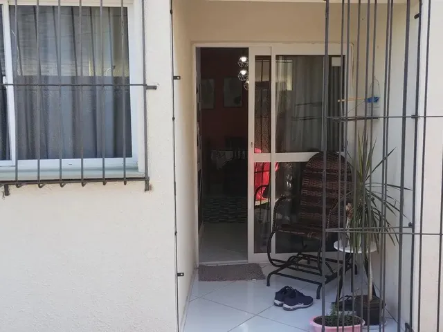 Imagem: O apartamento possui 2 Dormitórios, 1 Banheiro, 1 Vaga na