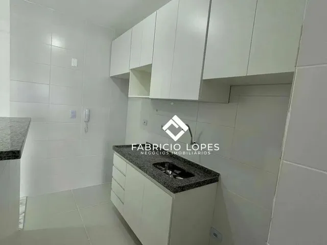 Imagem: O apartamento possui 2 Dormitórios, 1 Suíte, 2 Banheiros,