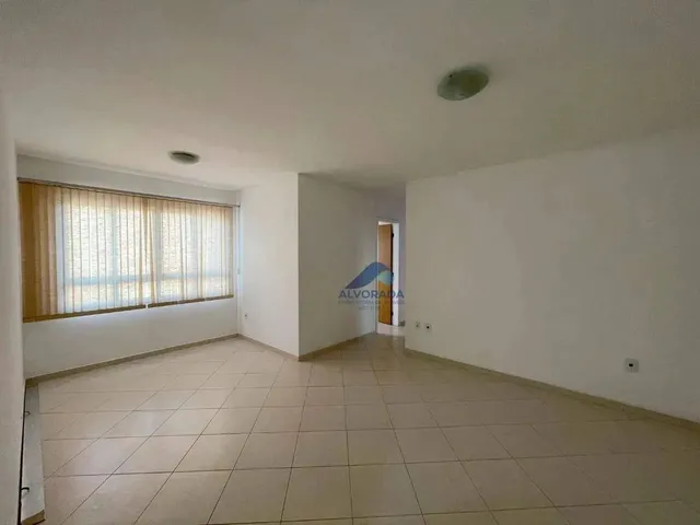 Imagem: O apartamento possui 3 Dormitórios, 1 Suíte, 1 Banheiro,