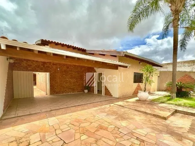 Imagem: Casa com 3 Dormitórios para Alugar, 350