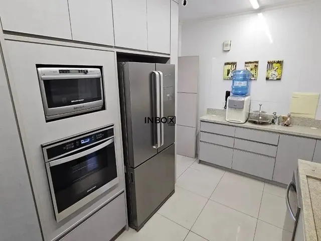 Imagem 11: Inbox Cia Imobiliária Aluga Apartamento Semimobiliado de 03 Dormitórios com 136,28M²