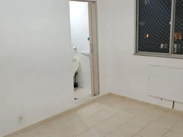 Imagem 3: Apartamento 2 Quartos com Dependência - Méier - Transversal À Rua Coração de Maria