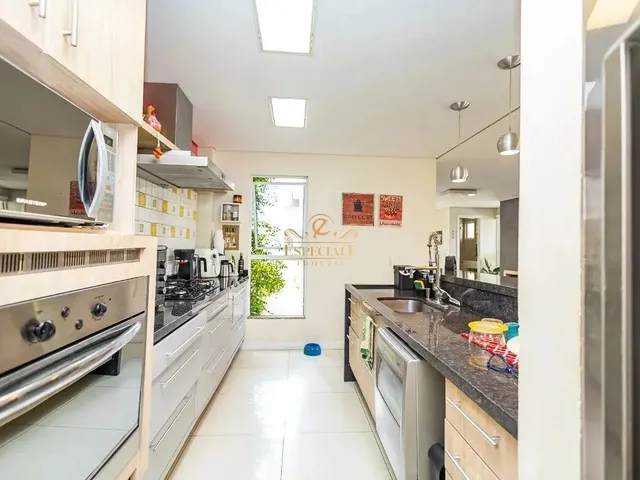 Imagem 2: Casa com 4 Dormitórios para Locação em Condomínio no Campo Comprido em Curitiba