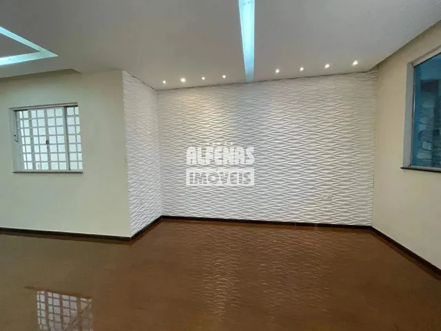 Imagem: Excelente Casa Comercial 3 Quartos 1 Suíte