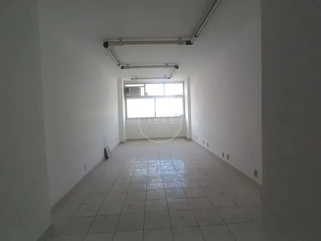 Imagem: Sala Comercial na Praça Saens Pena - R$