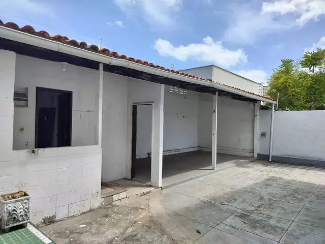 Imagem 1: Imóvel para Aluguel com 360 Metros Quadrados com 11 Quartos em Renascença - São Luís
