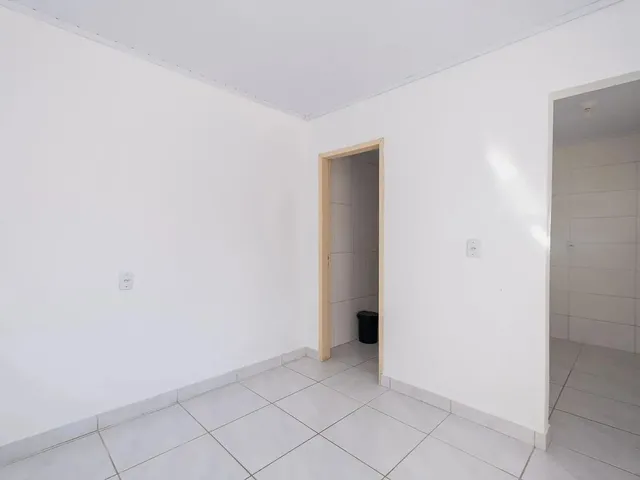 Imagem: Casa de 2 Dormitórios para Aluguel no Bairro