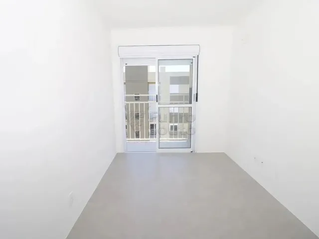 Imagem: O apartamento possui 2 Dormitórios, 1 Banheiro, Acomodam